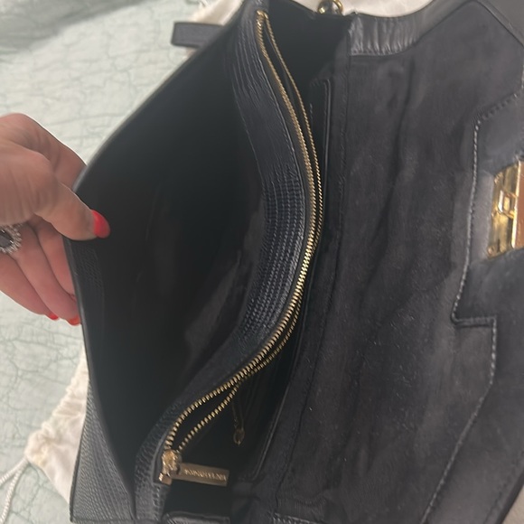 BCBG MAXAZRIA LARGE COWHIDE CLUTCH WITH REAL FUR & lock - Picture 11 of 12